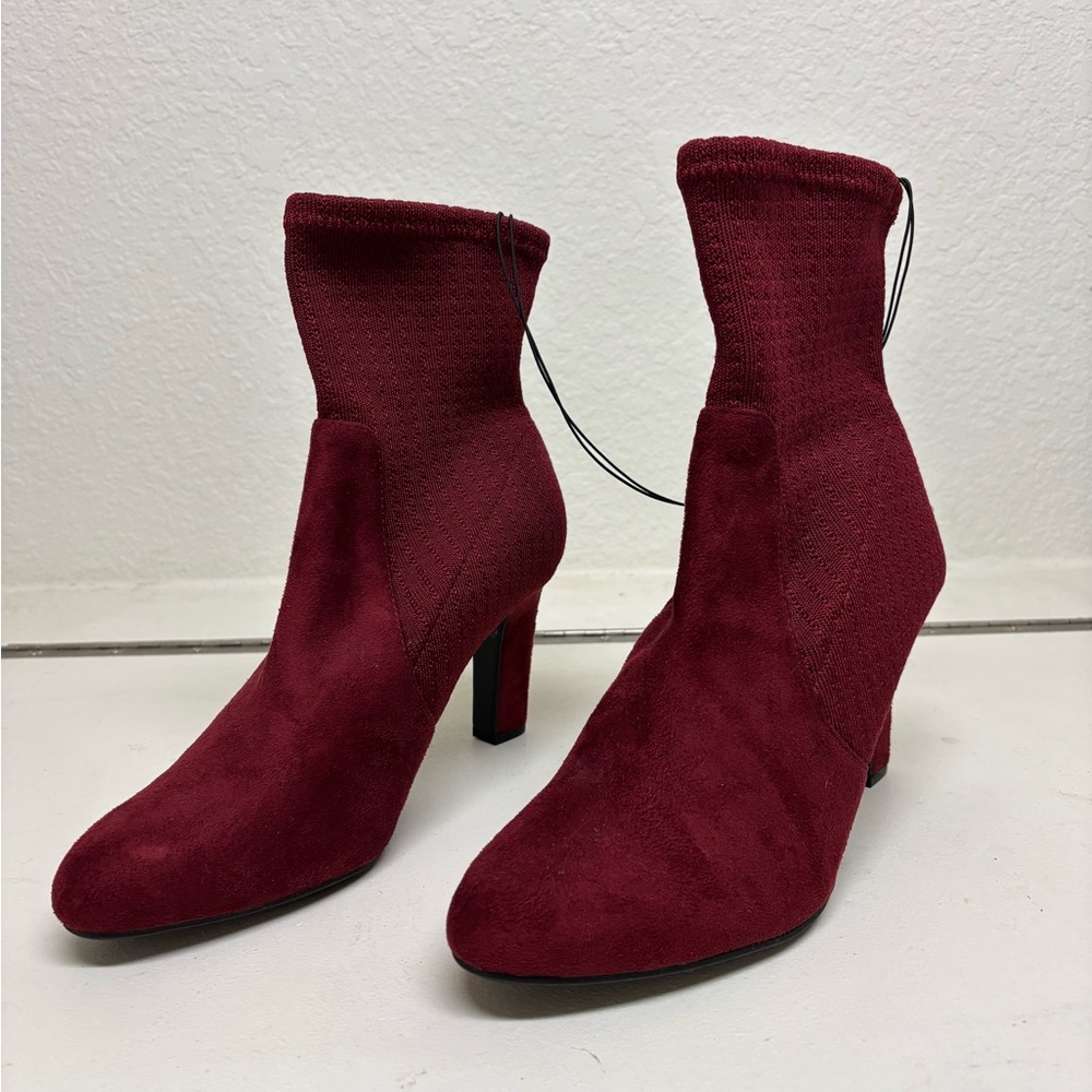 Chic Burgundy Heeled Boots